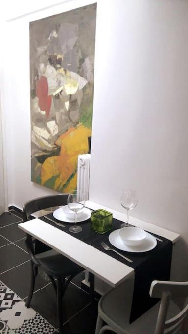 Modern Flat In City Center 아테네 외부 사진